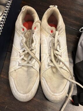 Women’s Under Armour Cream-White Athletic lacrosse cleats size 8